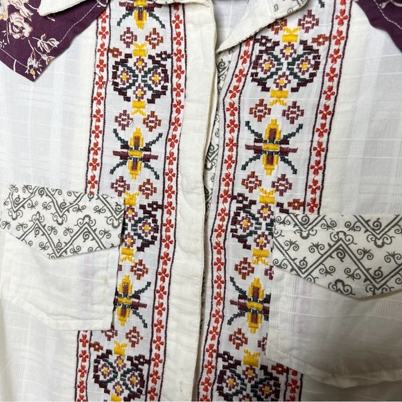 BKE / cream red western style boho printed button up shirt / S - Picture 4 of 7